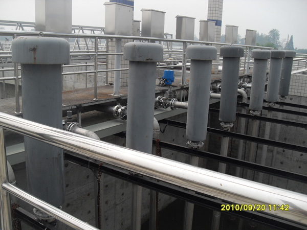 污水廠羅茨鼓風機.jpg 污水廠羅茨鼓風機.jpg